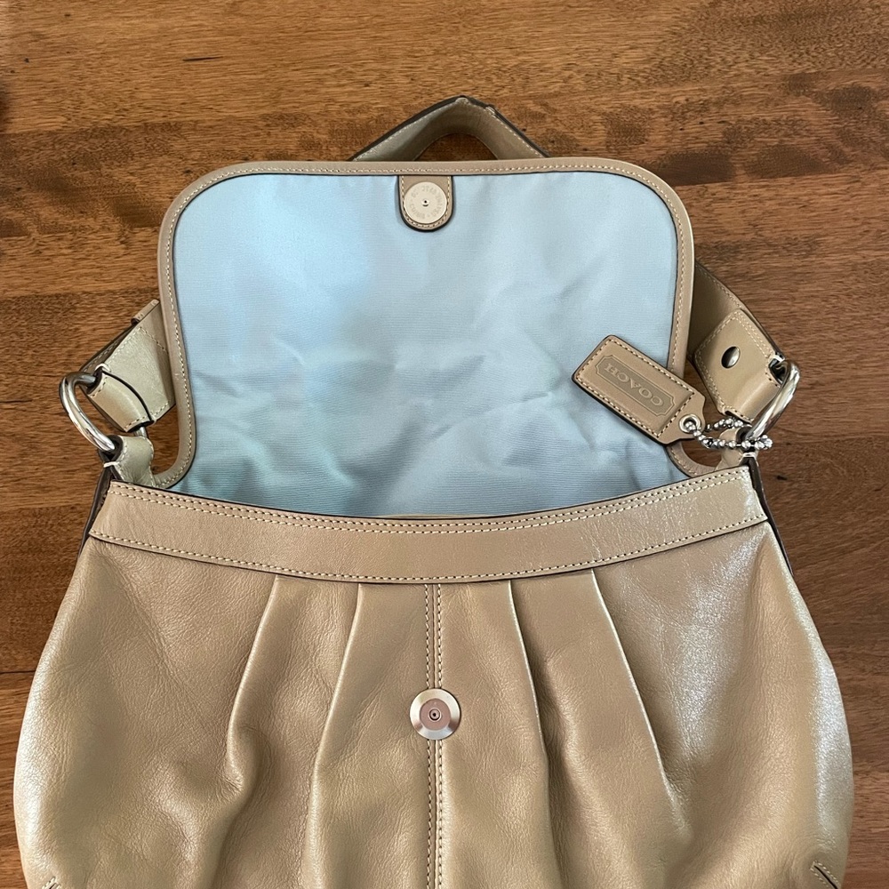 Coach Bag - Picture 3 of 4